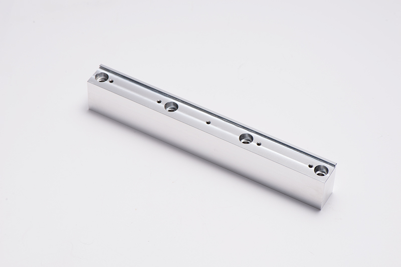 Quid est differentia inter III, IV, V axis Cnc machining?